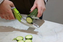 clever cutter con zucchine.JPG